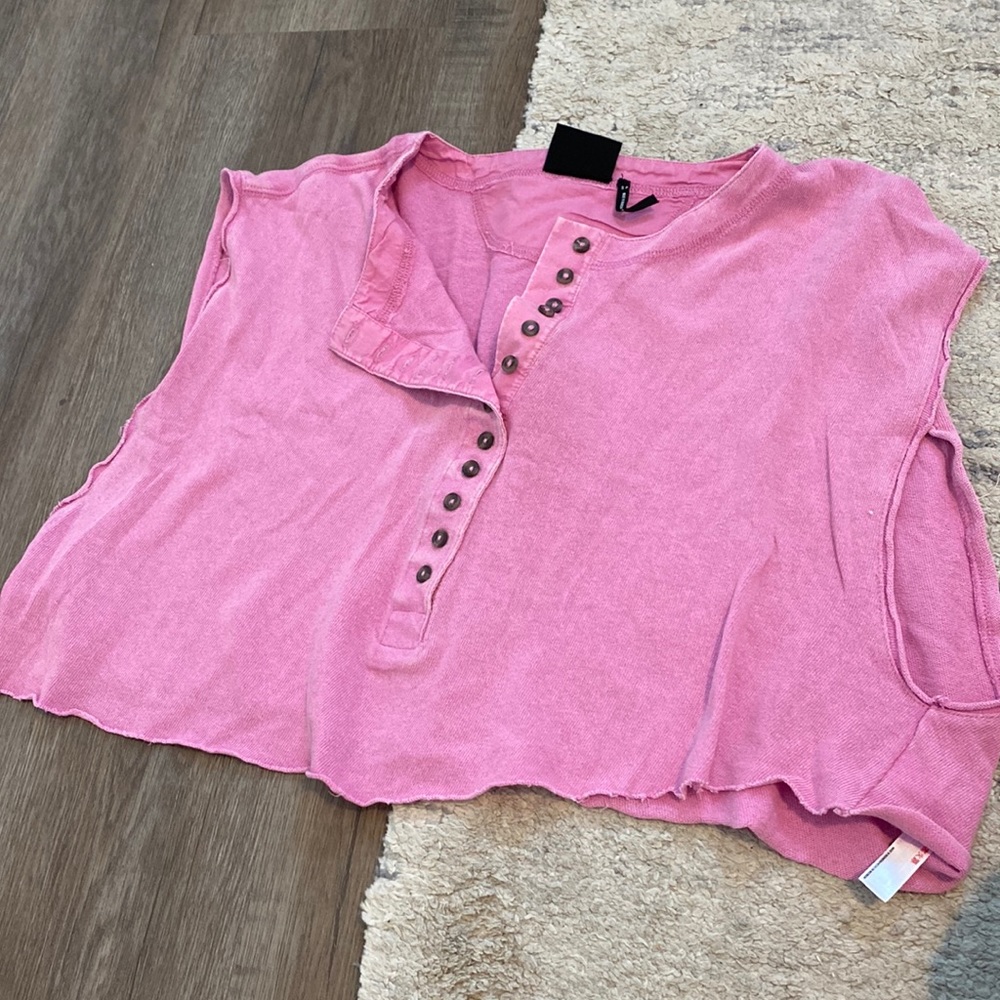 Urban outfitters muscle crop tee